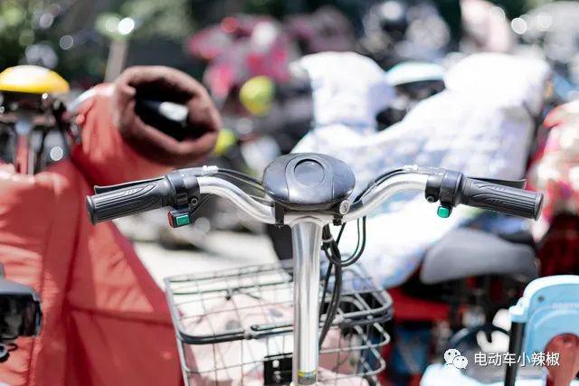 纯电动汽车半路没电_汽车半路没电_电动汽车要是半路没电怎么办